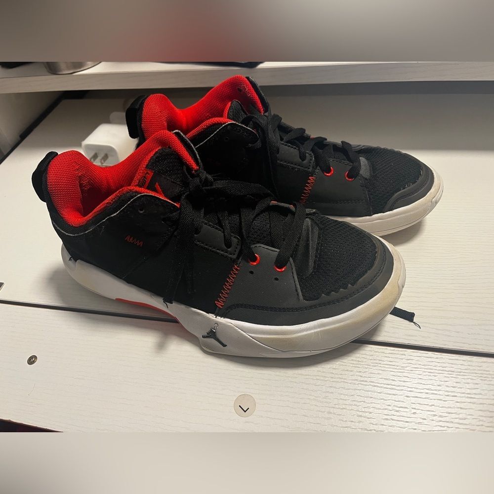 Jordan youth kids Sz 6Y